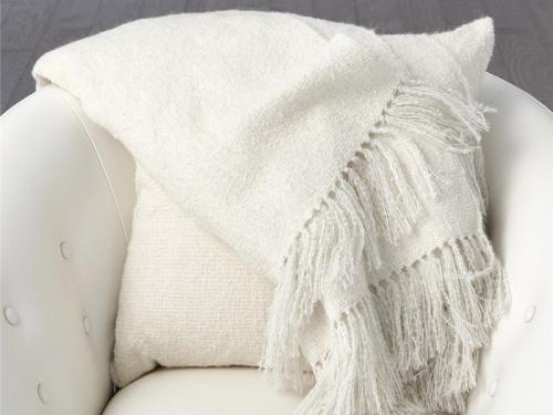 Modern Throw (Ivory) THMN002